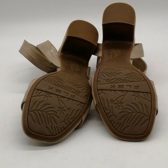 Life Stride Womens Cayana Ankle Strap Sandals Beige Block Heel Buckle 8.5M NEW - Picture 4 of 10